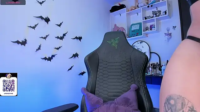 Snapshot of damnliciousss chatting on December 1, 2025, 12:26 am damnliciousss online show from December 1, 2025, 12:26 am