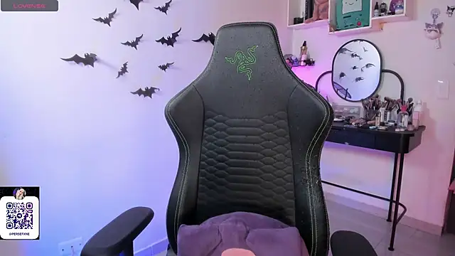 Snapshot of damnliciousss chatting on January 10, 2026, 12:01 am damnliciousss online show from January 10, 2026, 12:01 am