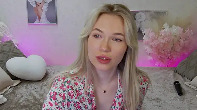 Snapshot of Veronika_Mitchel chatting on March 17, 2025, 1:46 am Veronika Mitchel online show from March 17, 2025, 1:46 am