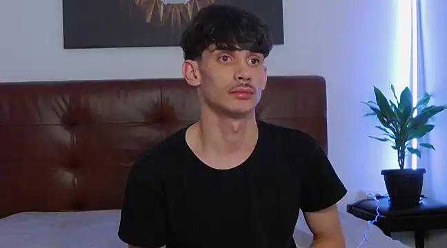 Snapshot of DanielCrush1 chatting on February 14, 2025, 4:31 pm DanielCrush1 online show from February 14, 2025, 4:31 pm