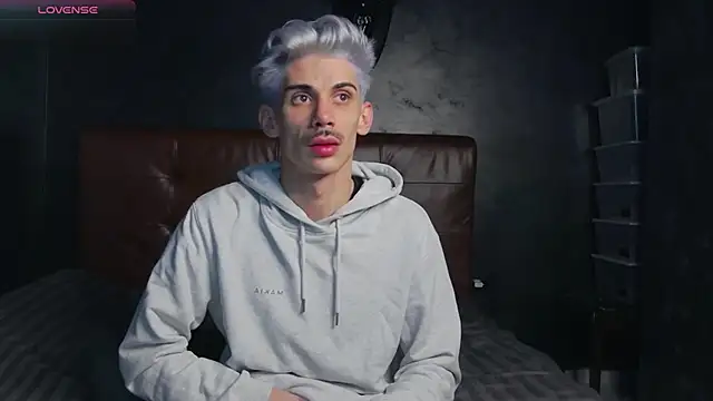 Snapshot of DanielCrush1 chatting on January 17, 2026, 3:44 am DanielCrush1 online show from January 17, 2026, 3:44 am