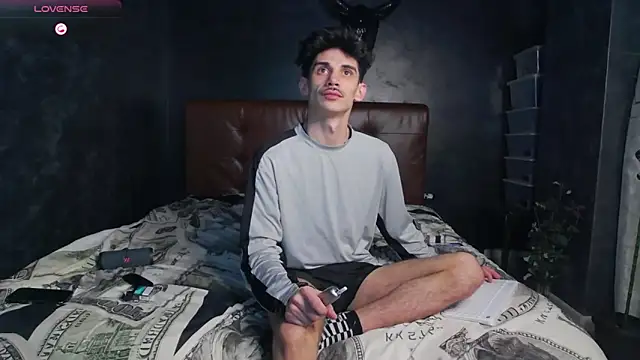 Snapshot of DanielCrush1 chatting on February 9, 2026, 7:12 am DanielCrush1 online show from February 9, 2026, 7:12 am