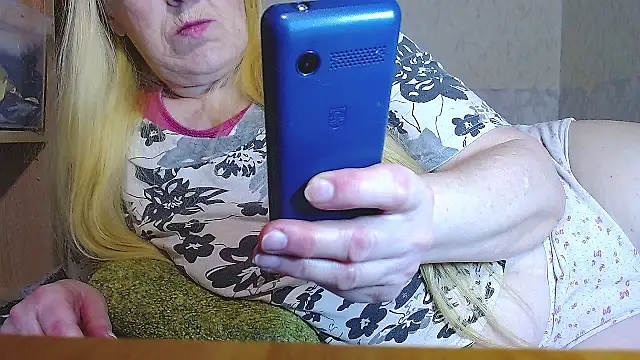 Snapshot of MadamBombShell chatting on October 18, 2025, 1:23 pm MadamBombShell online show from October 18, 2025, 1:23 pm