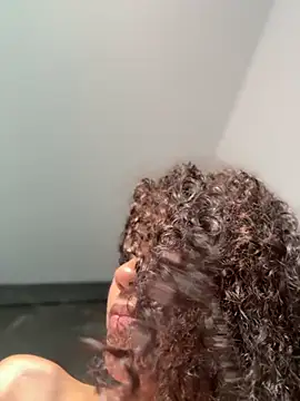 stormyy  online show from November 6, 2025, 9:05 pm