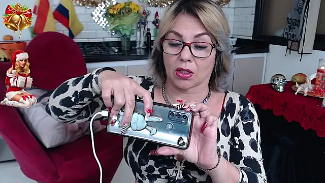 Snapshot of Myrnasexxx chatting on December 28, 2024, 3:59 pm Myrnasexxx online show from December 28, 2024, 3:59 pm