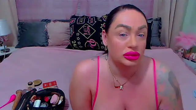 Snapshot of BustyVicky chatting on March 21, 2025, 11:12 pm BustyVicky online show from March 21, 2025, 11:12 pm