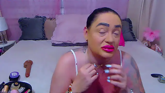 Snapshot of BustyVicky chatting on October 2, 2025, 9:00 pm BustyVicky online show from October 2, 2025, 9:00 pm