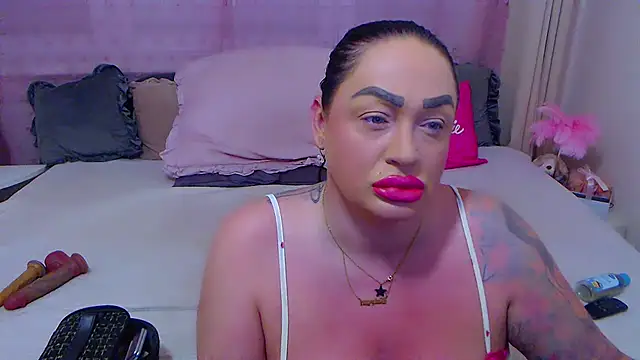 Snapshot of BustyVicky chatting on October 7, 2025, 8:17 pm BustyVicky online show from October 7, 2025, 8:17 pm