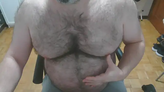 mikeyhotbear online show from November 21, 2025, 6:56 am