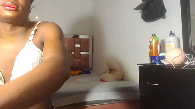 Kristal Cox1 online show from October 11, 2025, 11:53 am