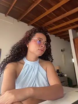 Snapshot of GabriSaenz chatting on May 20, 2026, 1:28 pm GabriSaenz online show from May 20, 2026, 1:28 pm