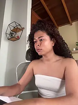 Snapshot of GabriSaenz chatting on June 13, 2026, 1:20 pm GabriSaenz online show from June 13, 2026, 1:20 pm