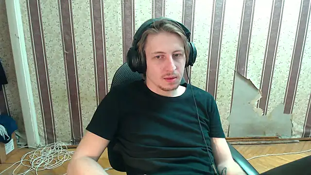 darienlarge online show from October 11, 2025, 5:50 am