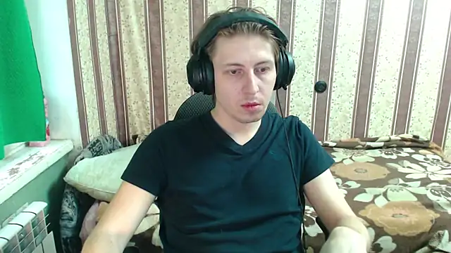 darienlarge online show from October 26, 2025, 12:22 pm