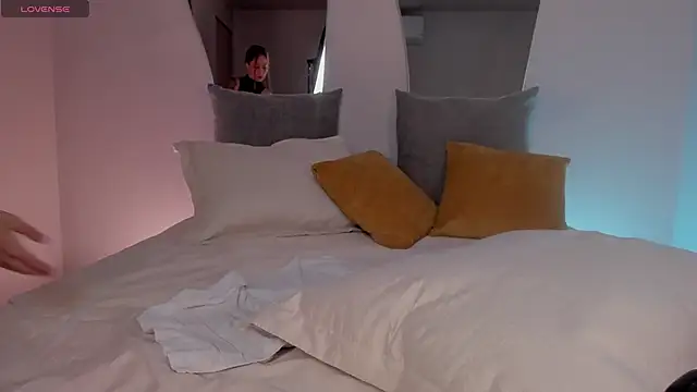 ErikaBenz  online show from March 2, 2025, 5:14 pm