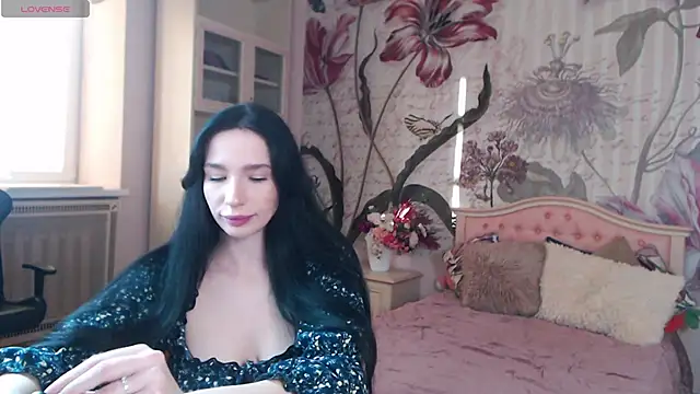 Snapshot of AliciaBow chatting on October 31, 2025, 1:23 pm AliciaBow online show from October 31, 2025, 1:23 pm