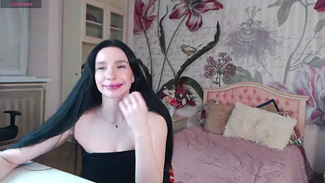 AliciaBow online show from November 19, 2025, 2:17 pm