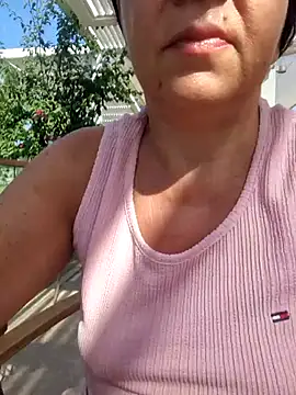 Snapshot of Lissabeta chatting on July 9, 2026, 6:17 am Lissabeta online show from July 9, 2026, 6:17 am