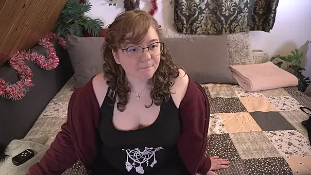 TessaWinter online show from December 13, 2024, 4:49 pm