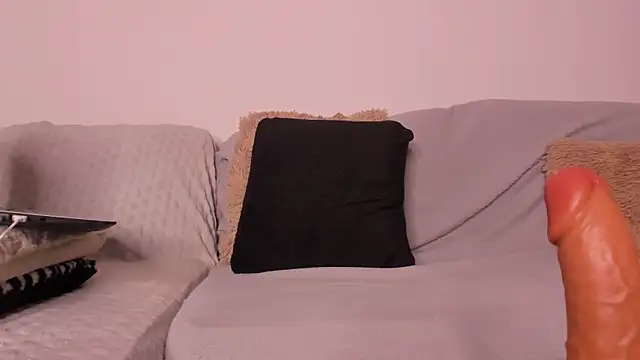 LexxiLow online show from December 10, 2024, 5:00 pm