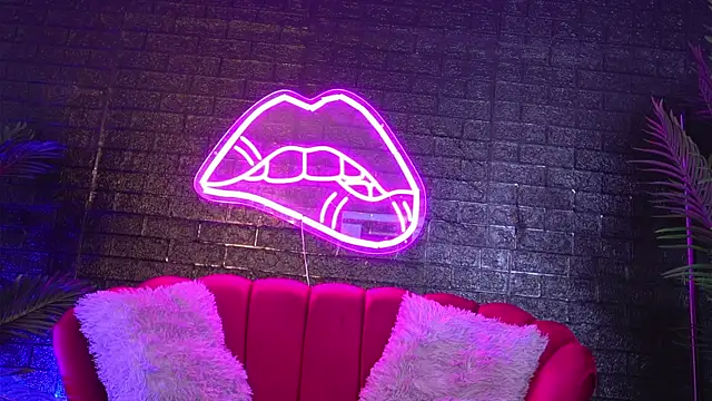 Snapshot of ScarlettQuate chatting on December 4, 2024, 5:55 pm ScarlettQuate online show from December 4, 2024, 5:55 pm