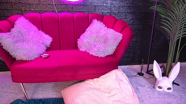 Snapshot of ScarlettQuate chatting on December 6, 2024, 5:44 pm ScarlettQuate online show from December 6, 2024, 5:44 pm