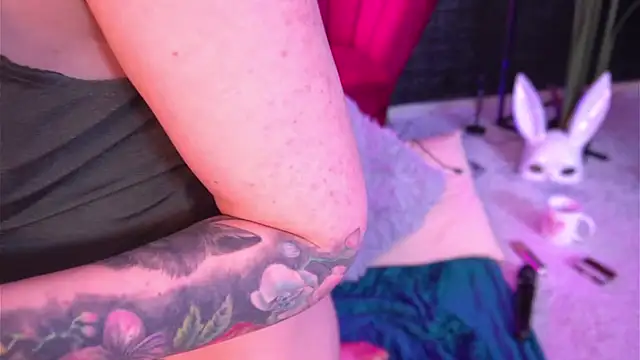 Snapshot of ScarlettQuate chatting on December 7, 2024, 7:32 pm ScarlettQuate online show from December 7, 2024, 7:32 pm