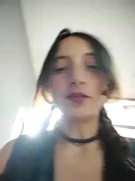 Snapshot of _Laary chatting on December 12, 2024, 9:37 pm Laary online show from December 12, 2024, 9:37 pm