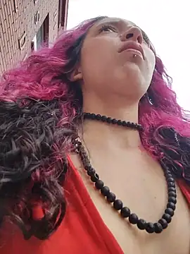 Snapshot of _Laary chatting on November 5, 2025, 7:36 pm Laary online show from November 5, 2025, 7:36 pm