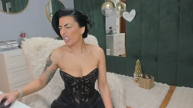 ElisaBaxter online show from January 7, 2026, 4:59 am