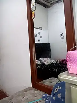 Nicolle Milf online show from January 8, 2026, 9:50 pm