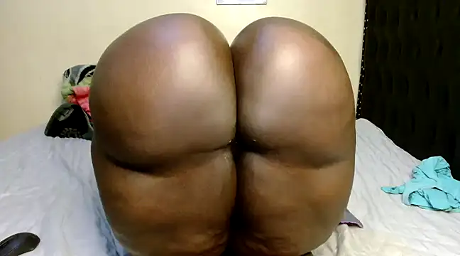 Snapshot of Toomuchbooty33 chatting on December 3, 2024, 10:40 pm Toomuchbooty33 online show from December 3, 2024, 10:40 pm