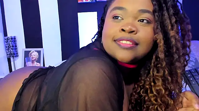 Snapshot of YeminaLeman chatting on March 15, 2025, 4:54 pm YeminaLeman online show from March 15, 2025, 4:54 pm