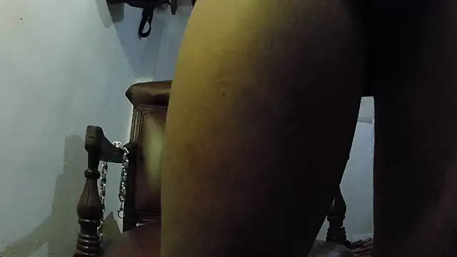 crazylatinguyy online show from November 16, 2025, 1:28 pm