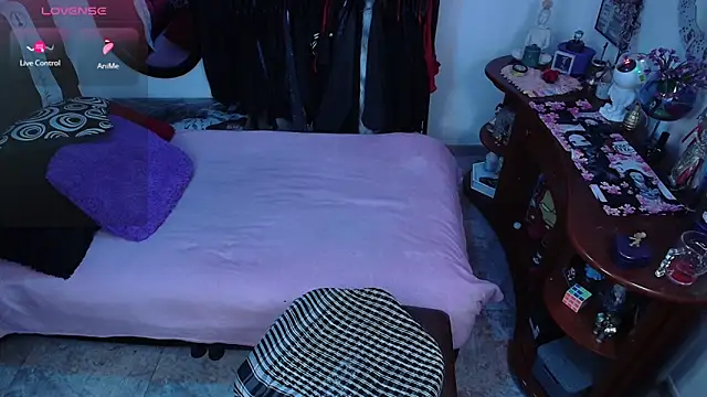 lufek23 online show from March 25, 2026, 4:24 pm