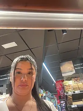 ValleryParker online show from April 14, 2026, 1:06 pm