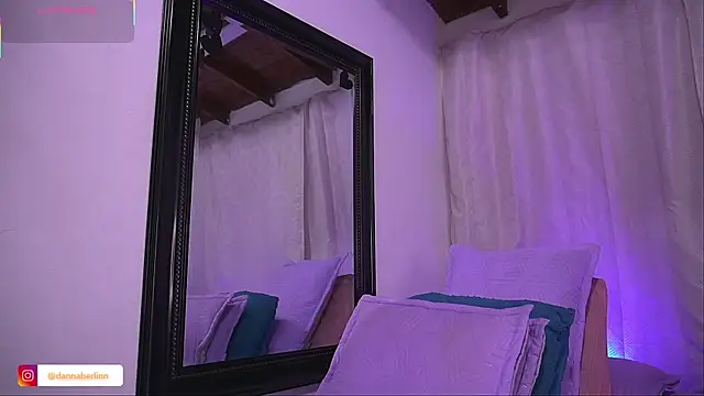 danna berlin  online show from October 2, 2025, 7:21 pm