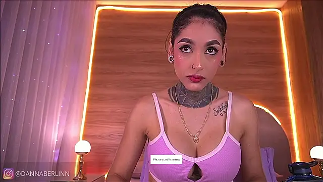 danna berlin  online show from February 9, 2026, 7:29 pm