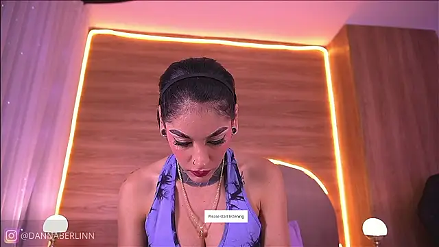 danna berlin  online show from February 10, 2026, 7:18 pm