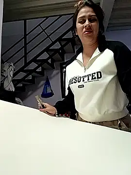 Latina sexy1 online show from October 1, 2025, 3:01 am