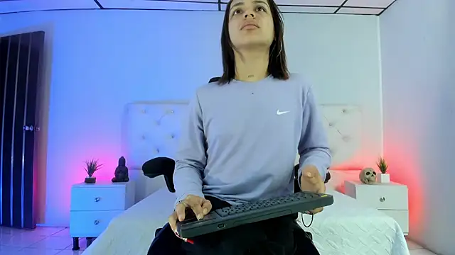 Aron cruz online show from October 18, 2025, 1:12 pm