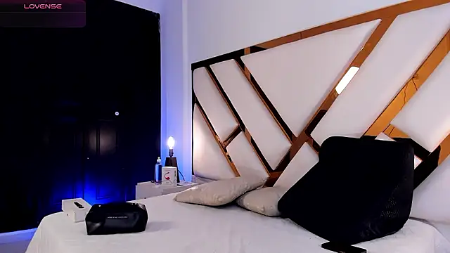 Aron cruz online show from March 6, 2026, 1:40 pm