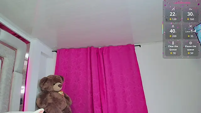 kimjonnes01 online show from January 10, 2026, 2:46 am