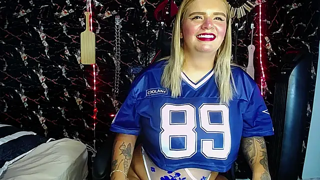 Snapshot of mia_boobs_hot chatting on September 29, 2025, 9:30 pm mia boobs hot online show from September 29, 2025, 9:30 pm