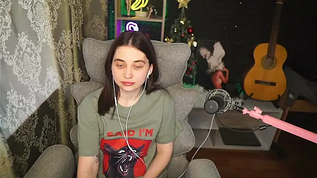 delicatedBailey online show from July 25, 2026, 11:41 am