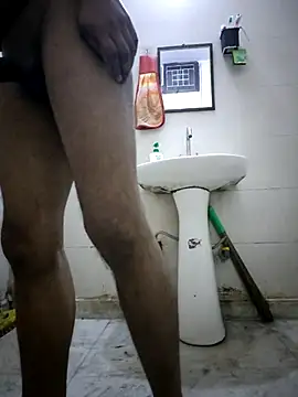 Snapshot of BrownishHire chatting on March 3, 2026, 6:52 am BrownishHire online show from March 3, 2026, 6:52 am