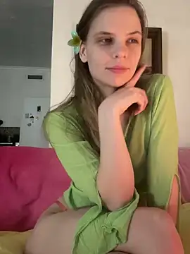 Snapshot of LeyaJohnson chatting on March 1, 2025, 9:59 pm LeyaJohnson online show from March 1, 2025, 9:59 pm