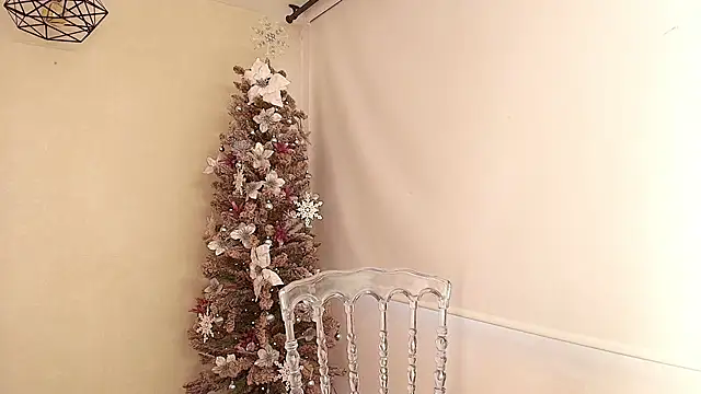 Sassy--Girl online show from December 5, 2025, 7:21 pm