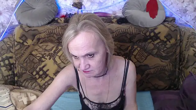 MissBekker online show from January 8, 2025, 2:25 pm