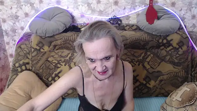 MissBekker online show from November 19, 2025, 9:15 pm